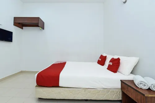 OYO 275 Senyum Inn Photos