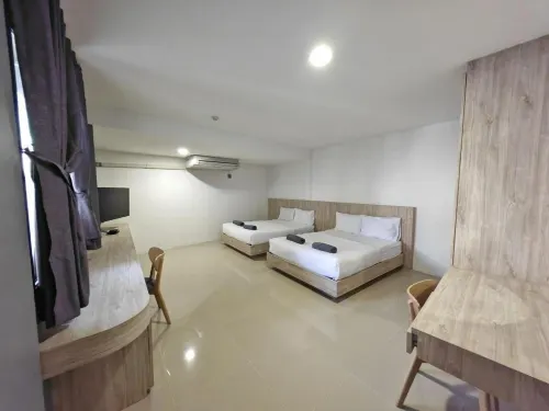 All day hostel @ BTS Bang Chak Photos