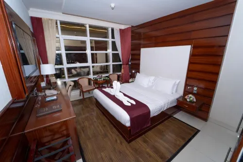 Queen Palace Hotel Rooms Photos