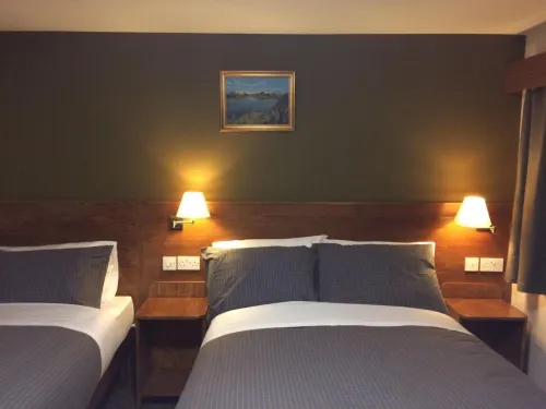 Crosshill House Photos