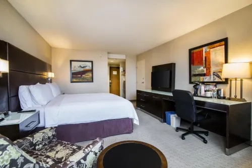 Holiday Inn Vancouver-Centre Broadway Rooms Photos
