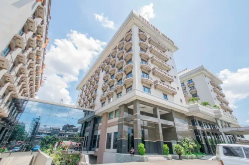 Mega Anggrek Hotel Jakarta Slipi Außen Photos