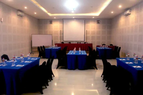 PRIMA SR Hotel & Convention Yogyakarta Fasilitas Bisnis Photos