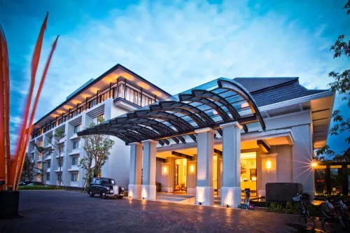 Harris Hotel & Conventions Malang Eksterior Photos