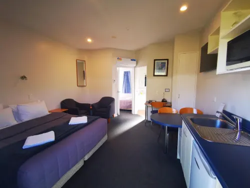 Airport Birches Motel Rooms Photos