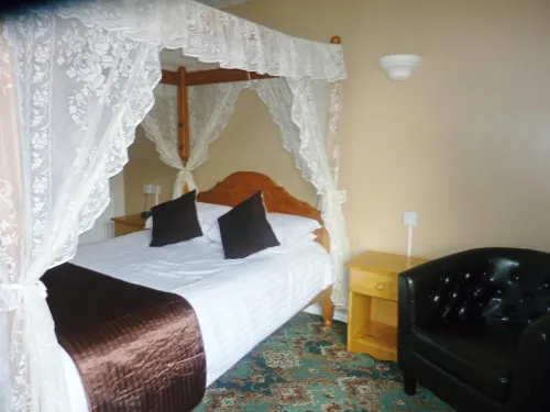 The Oakland Hotel Photos