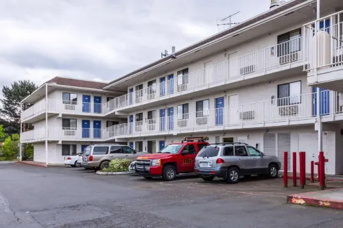 Motel 6 Kirkland, WA - North Kirkland Esterni Photos