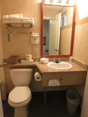 North Vancouver Hotel Rooms Photos