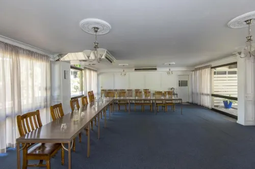 Mid City Motor Inn Business Photos