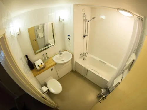 The World's End - Northampton Rooms Photos