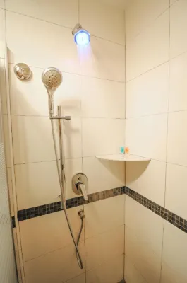 K GARDEN HOTEL PARIT BUNTAR Chambres Photos