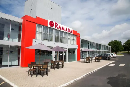 Ramada by Wyndham Milton Keynes Exterior Photos