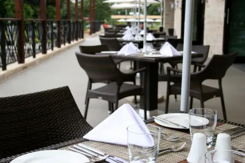 Mount Meru Hotel Restauration Photos