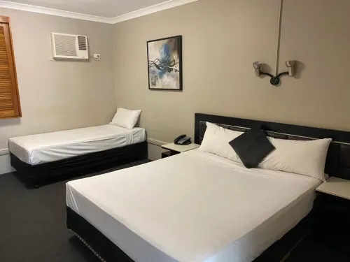 Cosmopolitan Motel & Serviced Apartments Rooms Photos