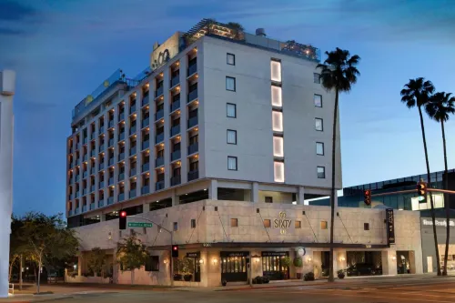 Sixty Beverly Hills Zimmer Photos