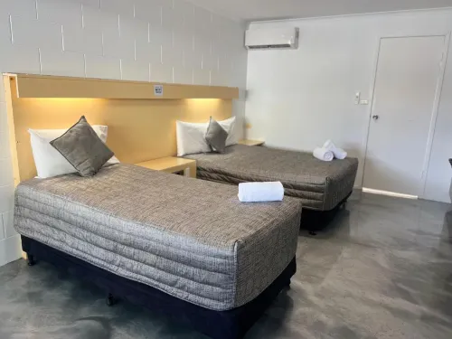 Y Motels Rockhampton Rooms Photos
