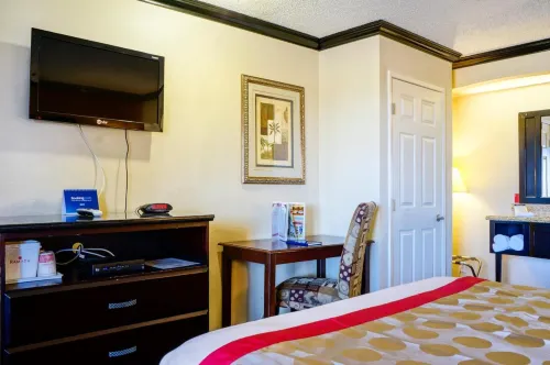 Ramada by Wyndham Ontario Photos