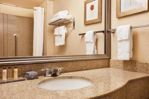 Wingate by Wyndham Chesapeake Rooms Photos