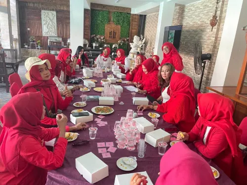 De'Pratnya Hotel Makanan Photos