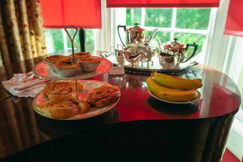 Grosvenor Villa Dining Photos