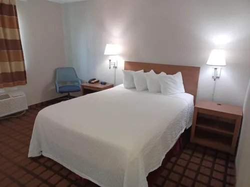 Days Inn & Suites by Wyndham Laredo Camere Photos