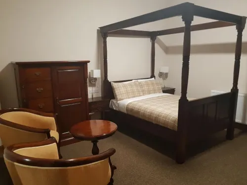 Crosshill House Rooms Photos