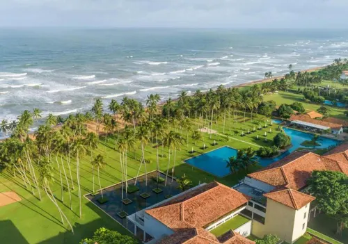 The Blue Water - Geoffrey Bawa Heritage - City Resort Hotel Ulkopuoli Photos