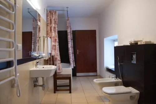 Castle Inn Rooms Photos