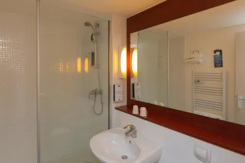 Hôtel Kyriad Chantilly Sud Luzarches Chambres Photos