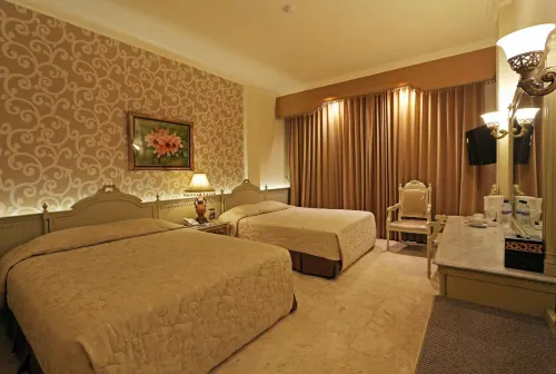 Hotel Indah Palace Solo Kamar Photos