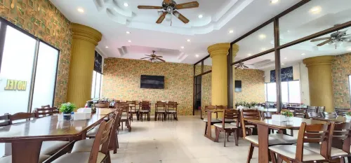 Royal Sweet Hotel Dining Photos