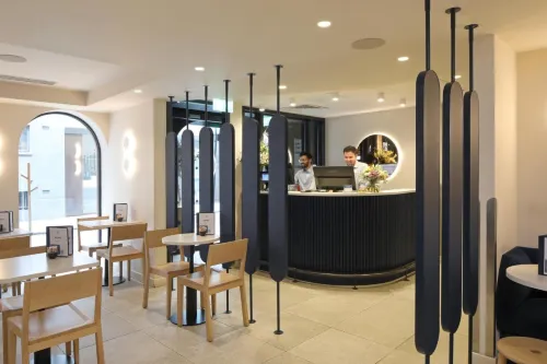 The Z Hotel Piccadilly Restauration Photos