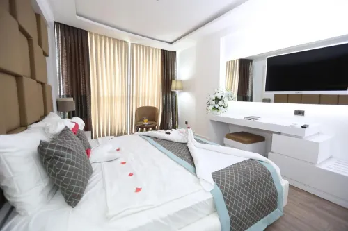 Elips Royal Hotel & Spa Zimmer Photos