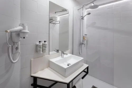 B&B Hotel Figueres Photos