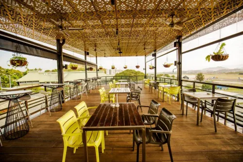 Gateway Hotel Dining Photos