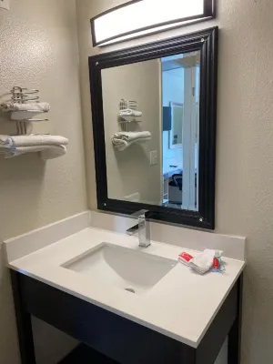 Econo Lodge Stockton Near I-5 Fairgrounds Rooms Photos
