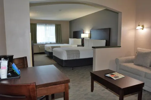 FairBridge Inn & Suites DuPont Chambres Photos