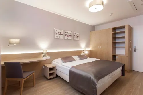 Hotel Carol Rooms Photos