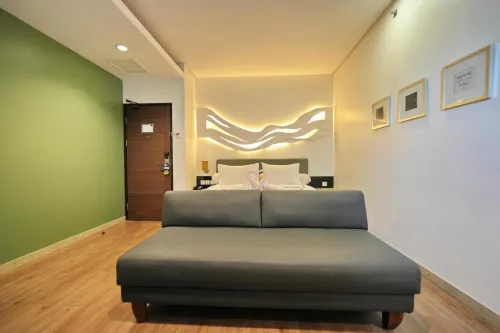 Bonnet Hotel Surabaya Photos