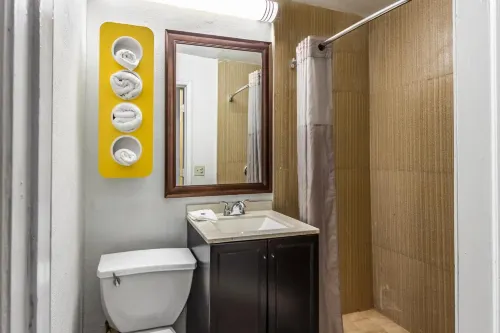 Motel 6 Elizabeth, NJ - Newark Liberty Intl Airport Rooms Photos