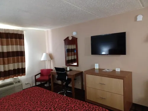 Days Inn & Suites by Wyndham Laredo Photos