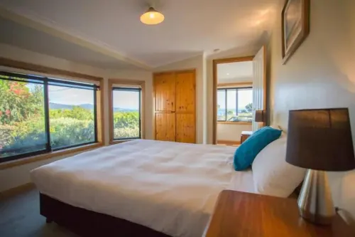 Bruny Island Escapes and Hotel Bruny Photos
