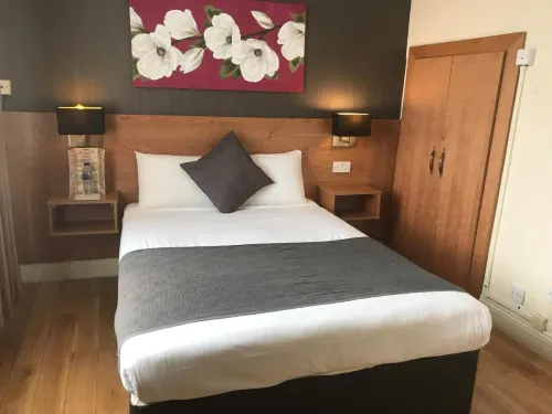 Whites Hotel Photos