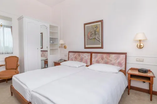 Grand Hotel Cravat Photos