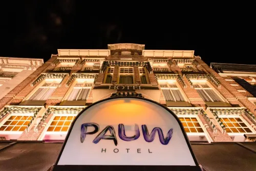 Hotel Pauw Exterior Photos