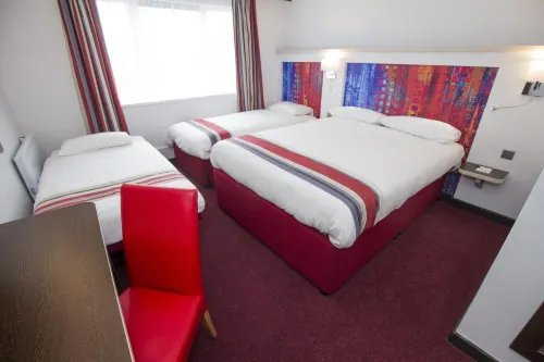 Ramada by Wyndham Milton Keynes Photos
