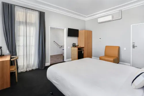 Penshurst Hotel Photos