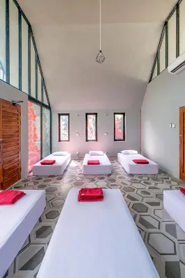 Radika Paradise Villa & Cottage Kamar Photos
