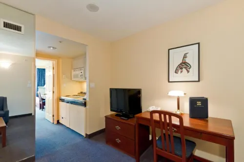 Rosedale on Robson Suite Hotel Rooms Photos