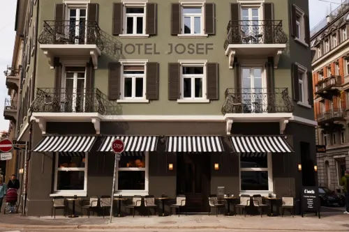 Boutique Hotel Josef Exterior Photos